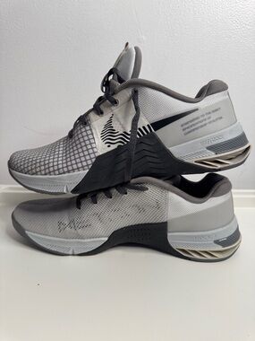 Nike Metcon Training Shoes Gray Black Lace-Up Athletic Sneakers Size 10.5